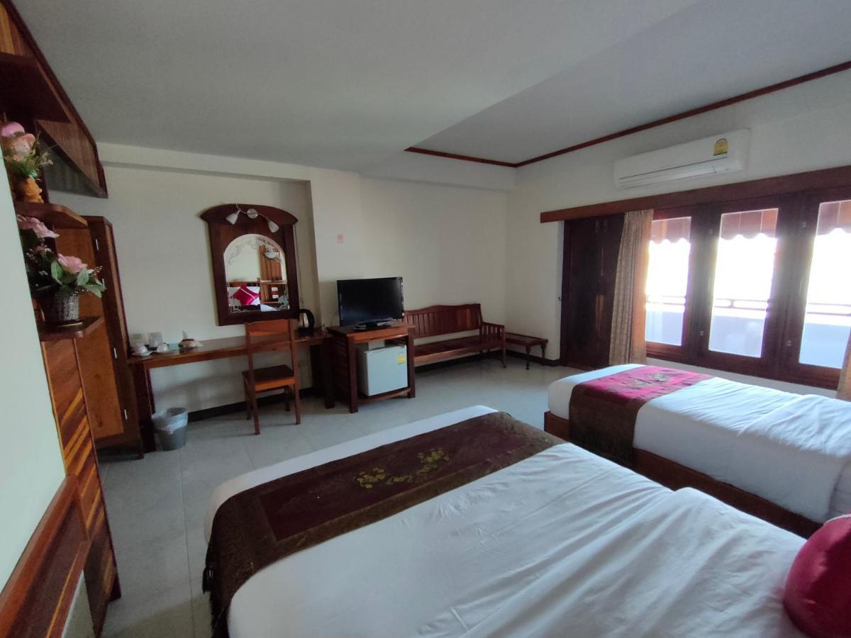 Riverfront Hotel Mukdahan Exterior photo